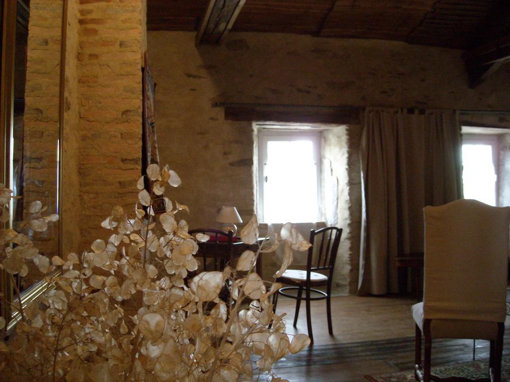 Bed and Breakfast La Tour Des Laudes Breuil-Barret Pokój zdjęcie